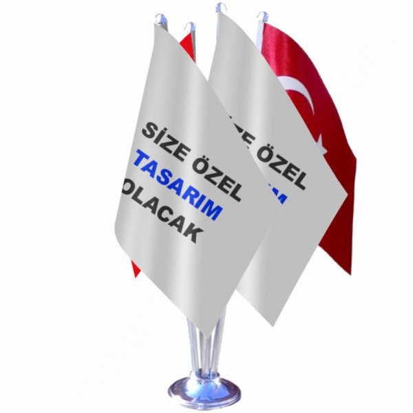 4 L� �zel Logolu ve T�rk Masa Bayra�� Tak�m