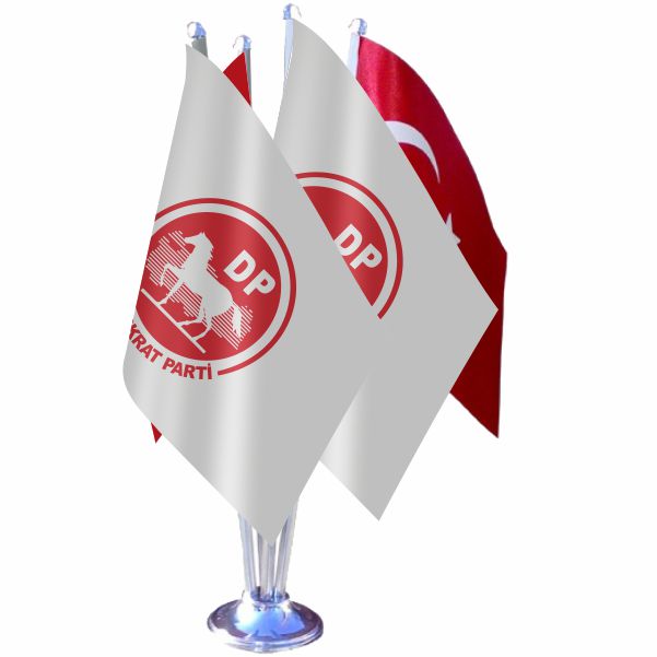 Demokrat Parti D�rtl� �zel Masa Bayra��