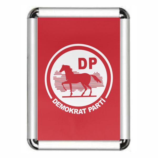 Demokrat Parti K�rm�z� �er�eveli Resimler