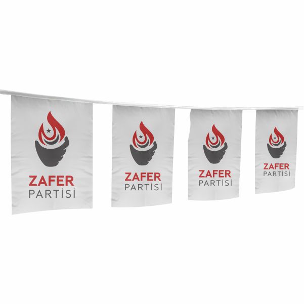 Zafer Partisi �pe Dizili Flamalar ve Bayraklar